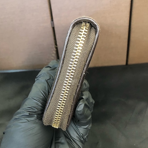 GUCCI GG Web Canvas Interlinked G’s Soho Brown Leather Trim Continental Wallet - Picture 4 of 17